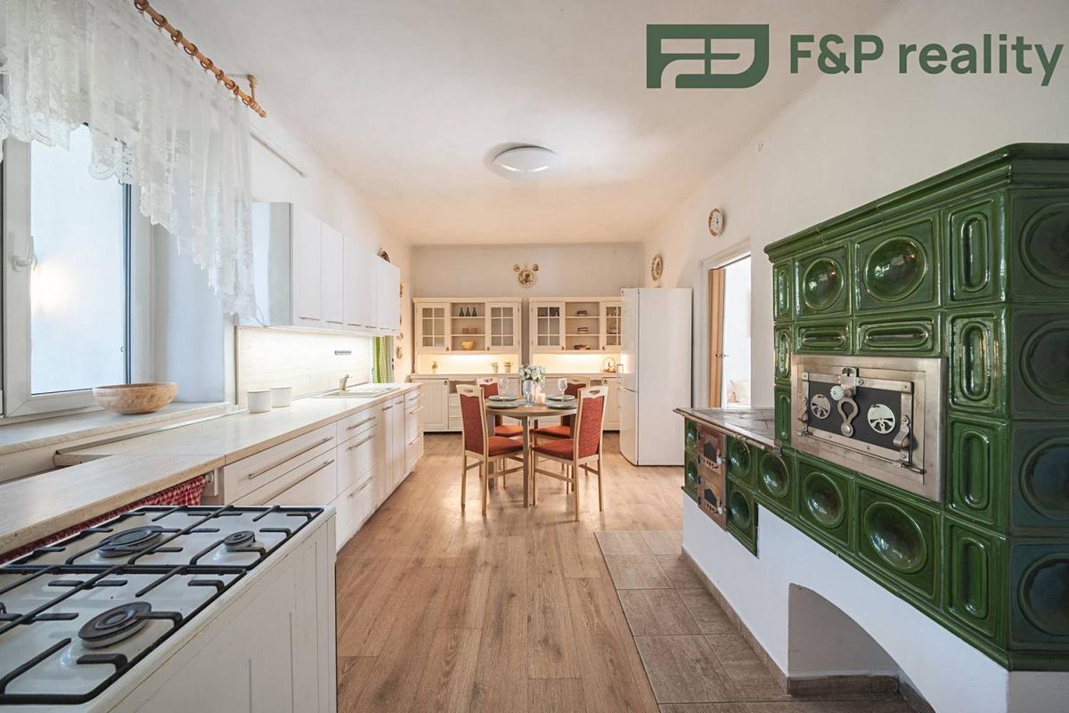 Prodej rodinného domu 120 m², pozemek 778 m² – fotografie 2