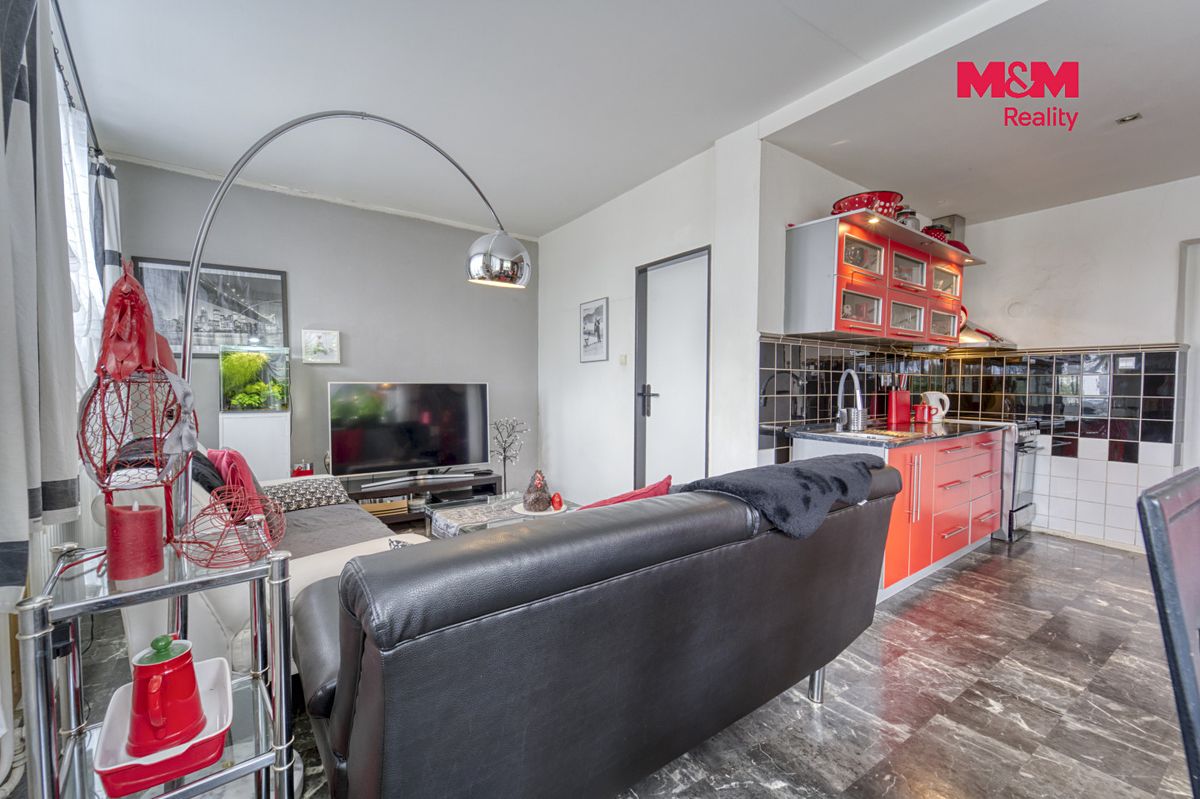Prodej rodinného domu 150 m², pozemek 956 m² – fotografie 2