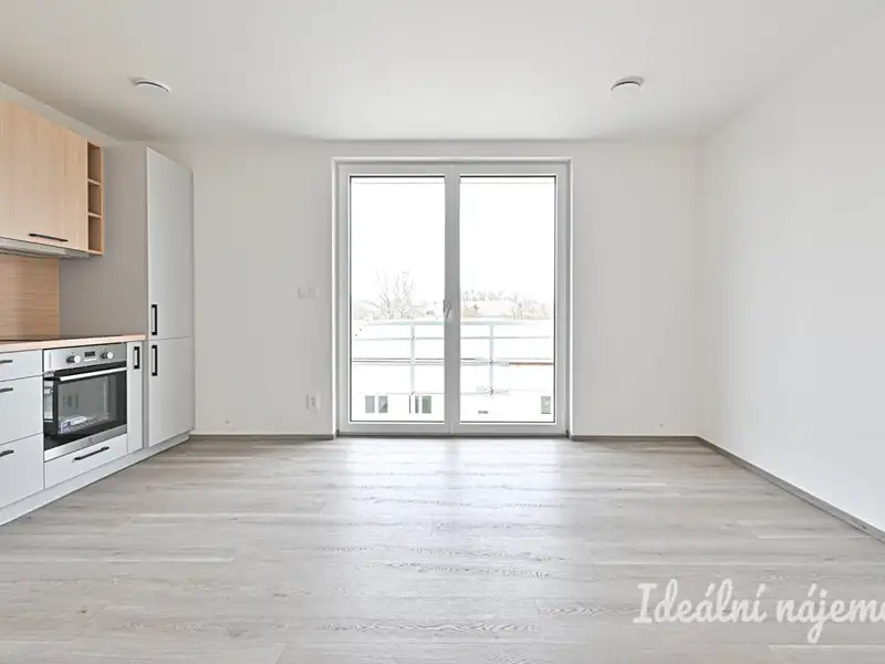 Pronájem bytu 2+kk 39 m², Dobřany – náhled fotky 2