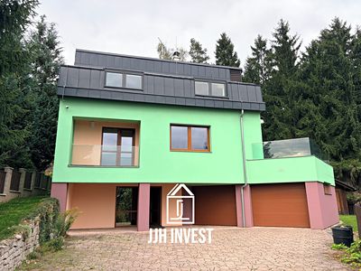 Pronájem rodinného domu 279 m², pozemek 665 m²
