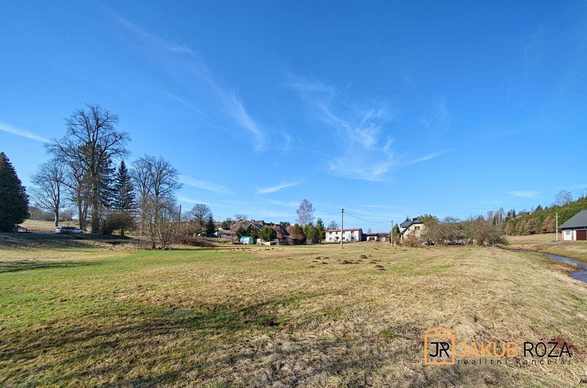 Prodej stavebního pozemku 2228 m² – fotografie 2