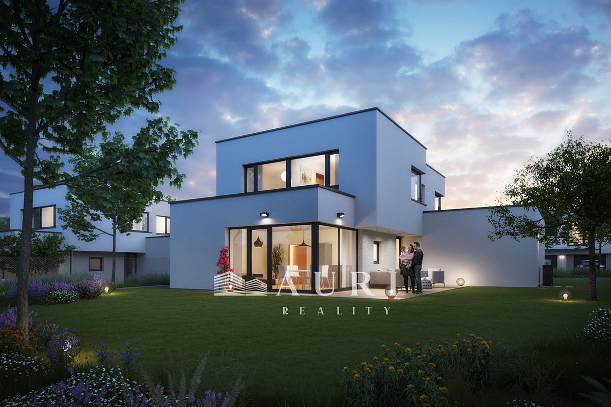 Prodej rodinného domu 250 m², pozemek 774 m² – fotografie 2