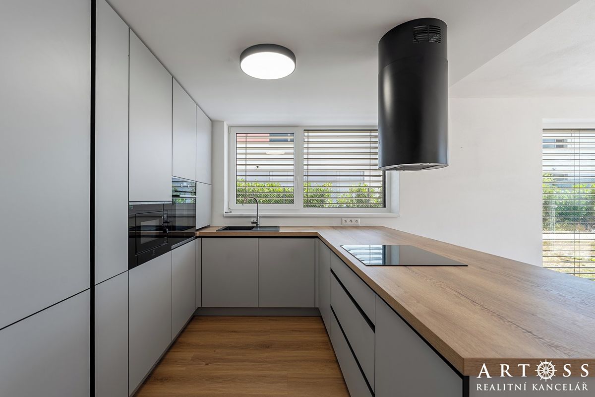 Prodej rodinného domu 113 m², pozemek 326 m² – fotografie 2