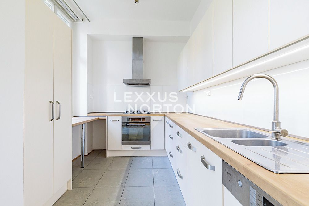 Pronájem bytu 5+1 240 m² – fotografie 3