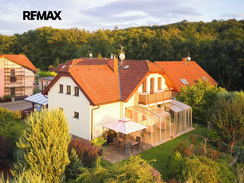 Prodej rodinného domu 210 m², pozemek 1003 m², Hradec Králové – náhled fotky 1