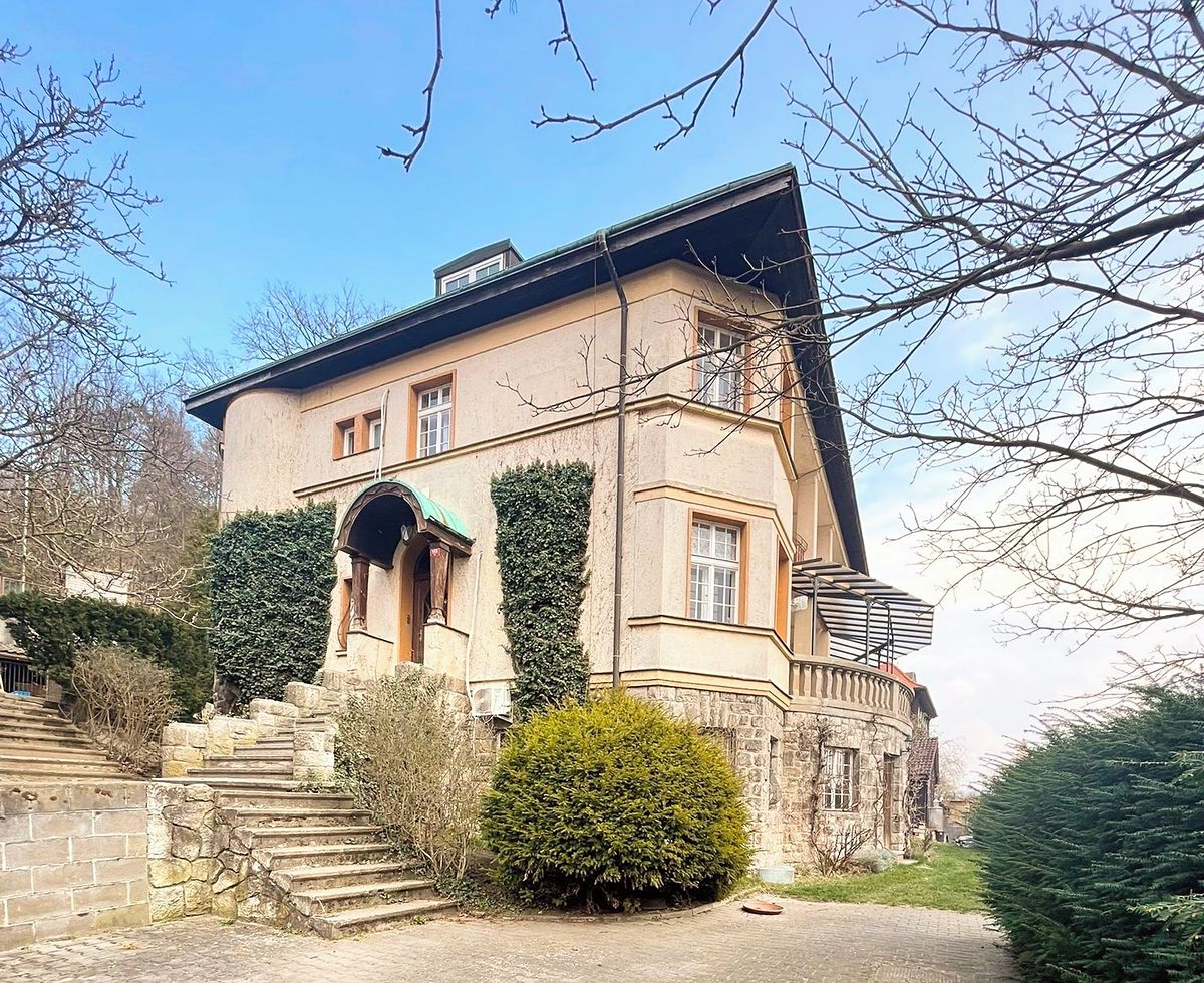 Prodej rodinného domu 573 m², pozemek 2152 m² – fotografie 2