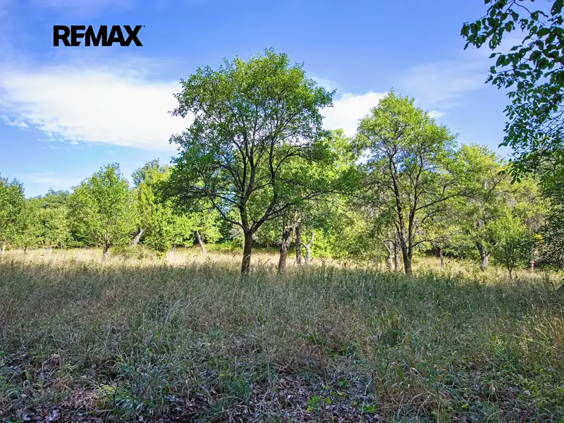 Prodej stavebního pozemku 1697 m², Březnice – náhled fotky 1