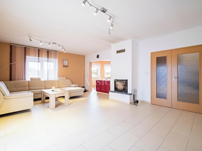 Будинок на продаж, 242 м² (3 з 42)