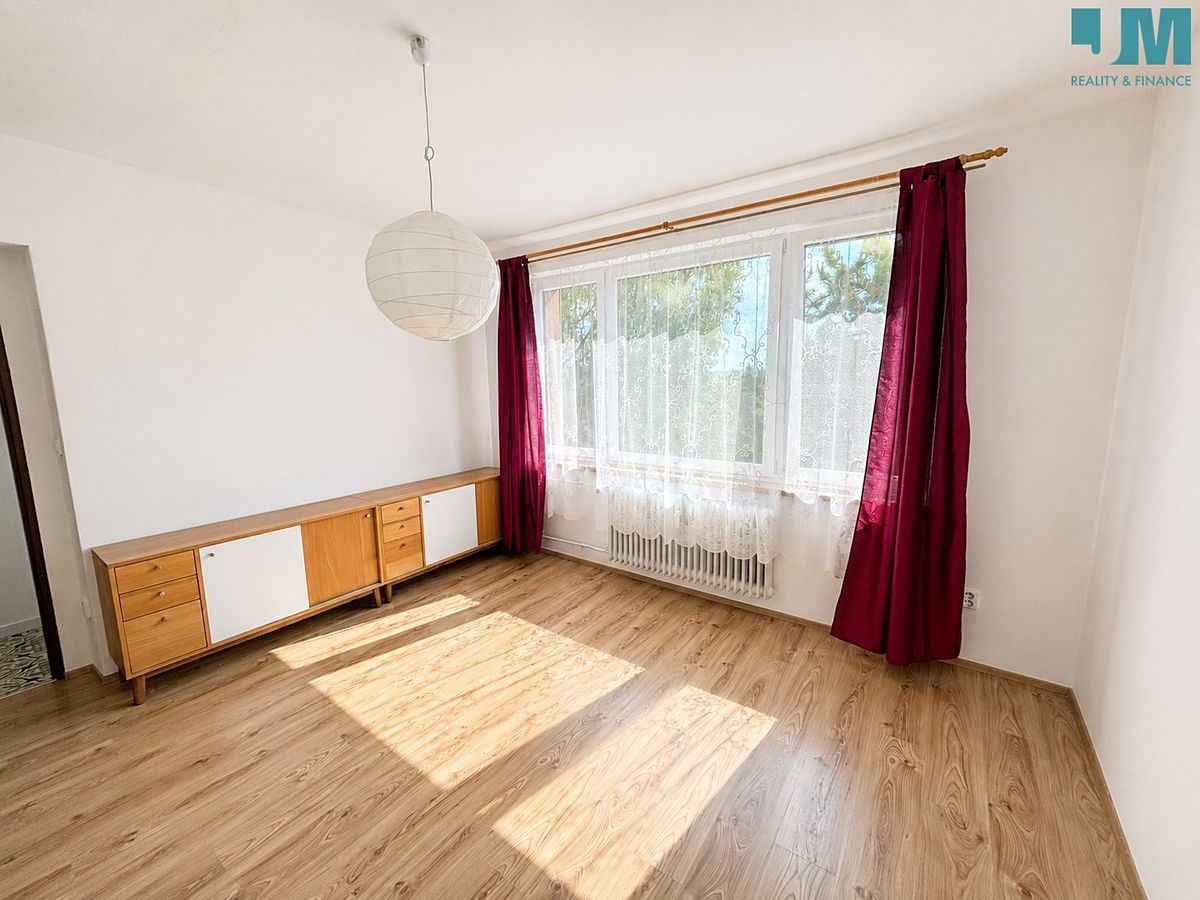 Pronájem bytu 2+1 48 m² – fotografie 3
