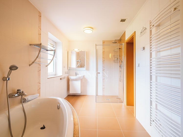 Будинок на продаж, 242 м² (31 з 42)