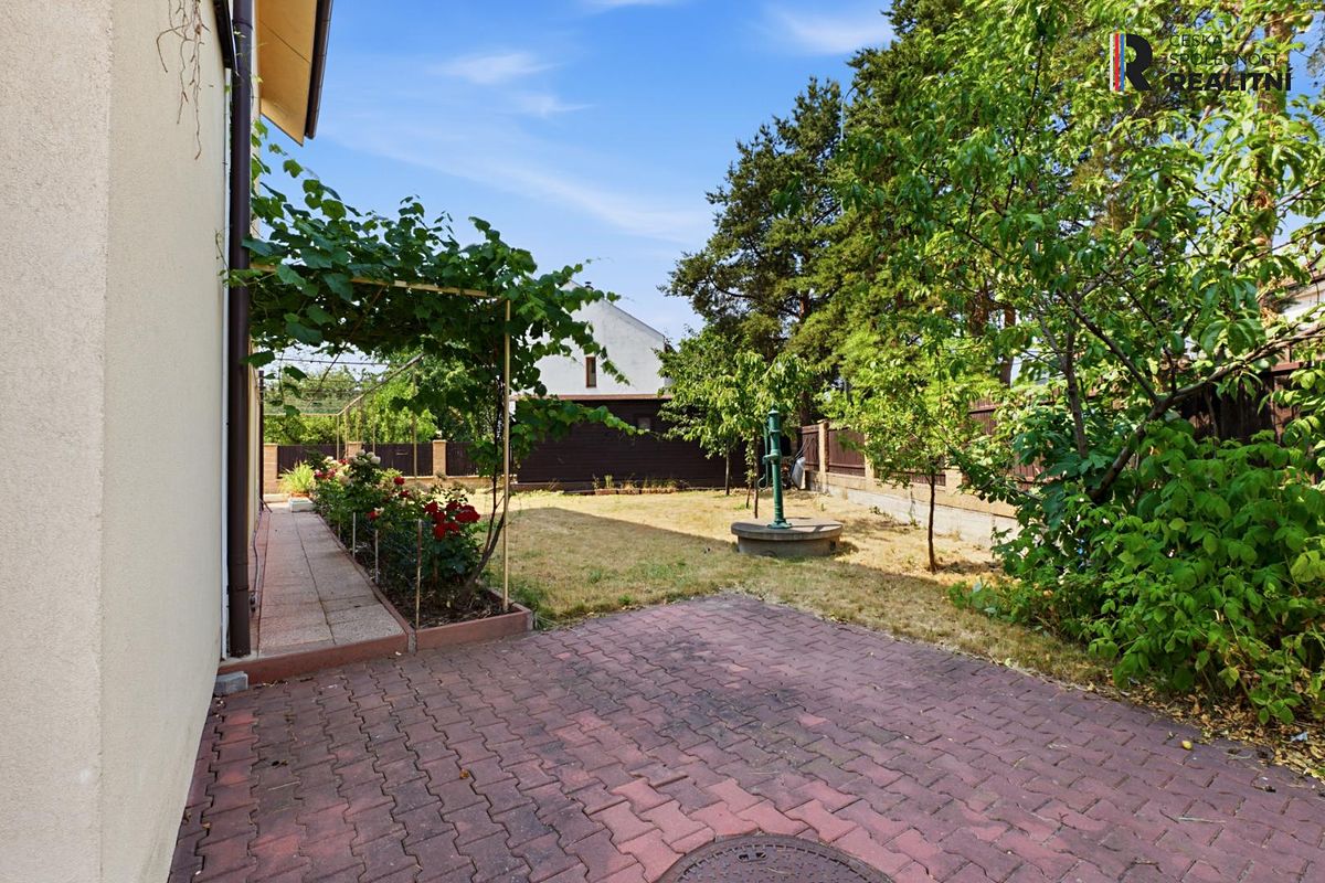 Prodej rodinného domu 340 m², pozemek 637 m² – fotografie 5