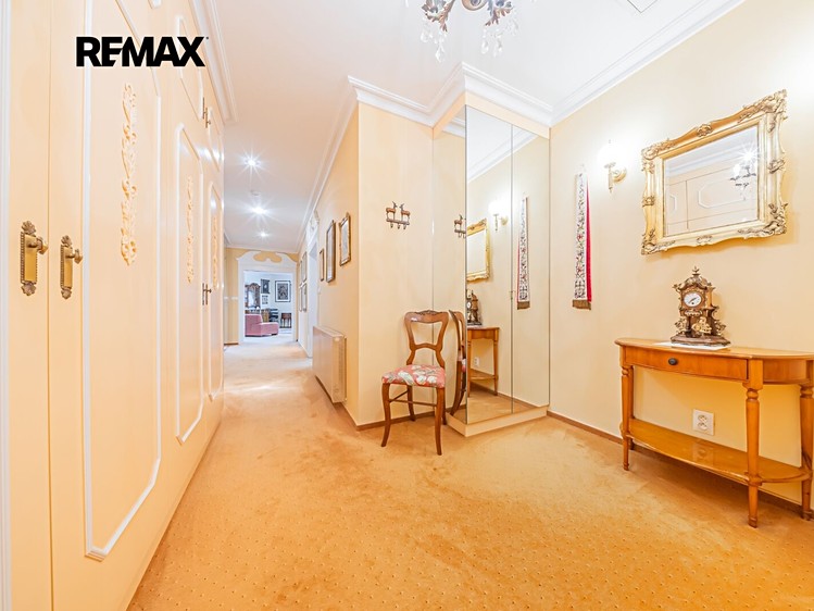 Prodej domu, 333 m² (33 z 48)