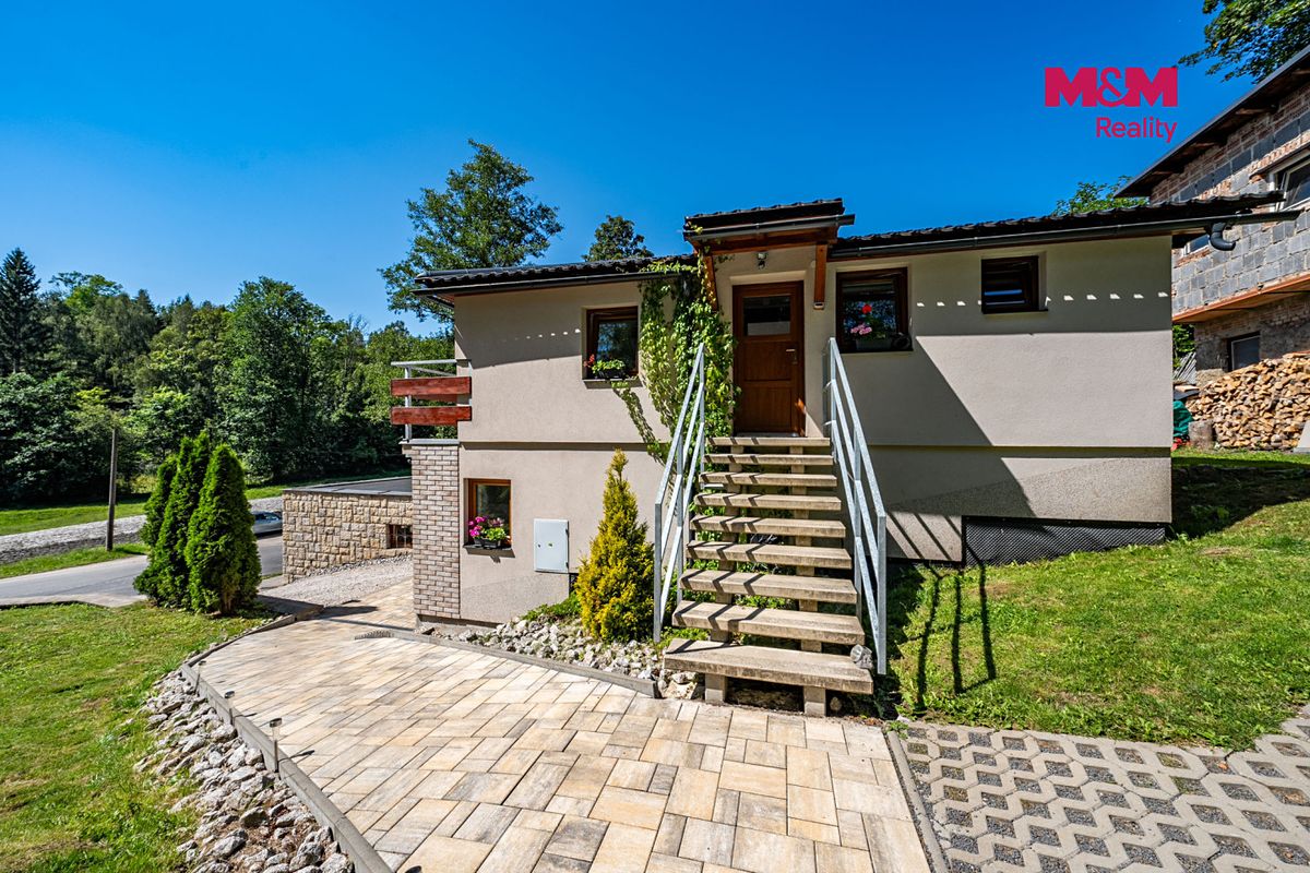 Prodej rodinného domu 340 m², pozemek 1443 m² – fotografie 5