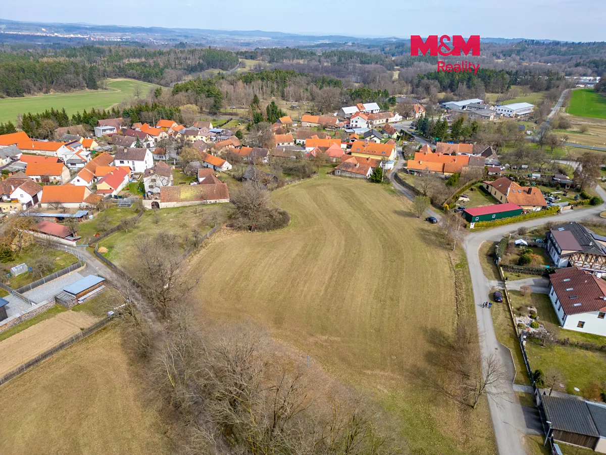 Prodej komerčního pozemku 8842 m²