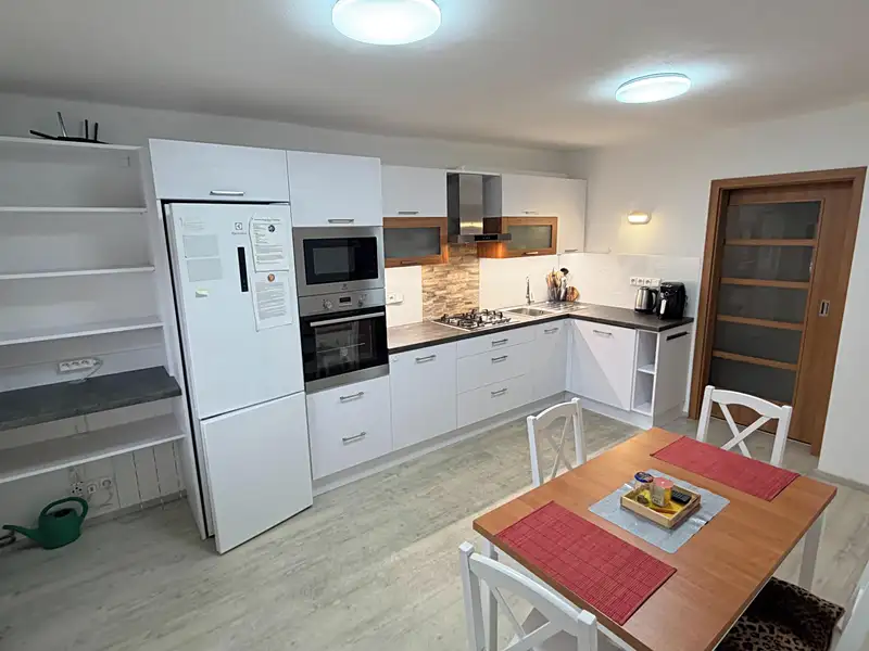 Pronájem bytu 2+1 65 m², Luhačovice – náhled fotky 2