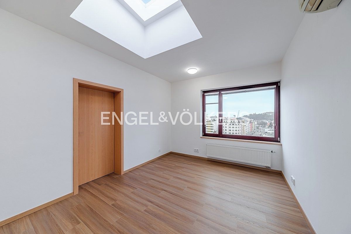 Pronájem bytu 4+1 80 m² – fotografie 4