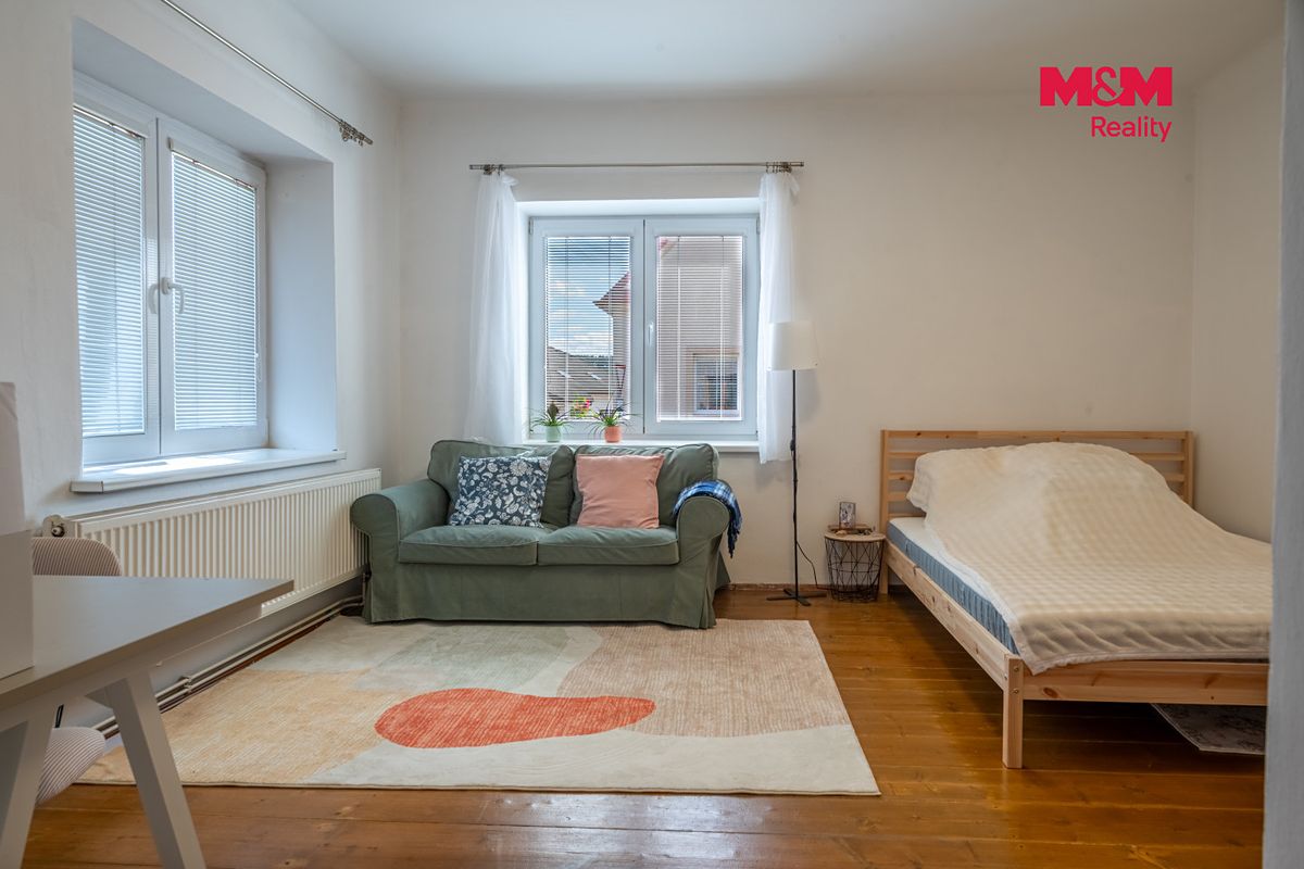 Prodej rodinného domu 160 m², pozemek 329 m² – fotografie 2