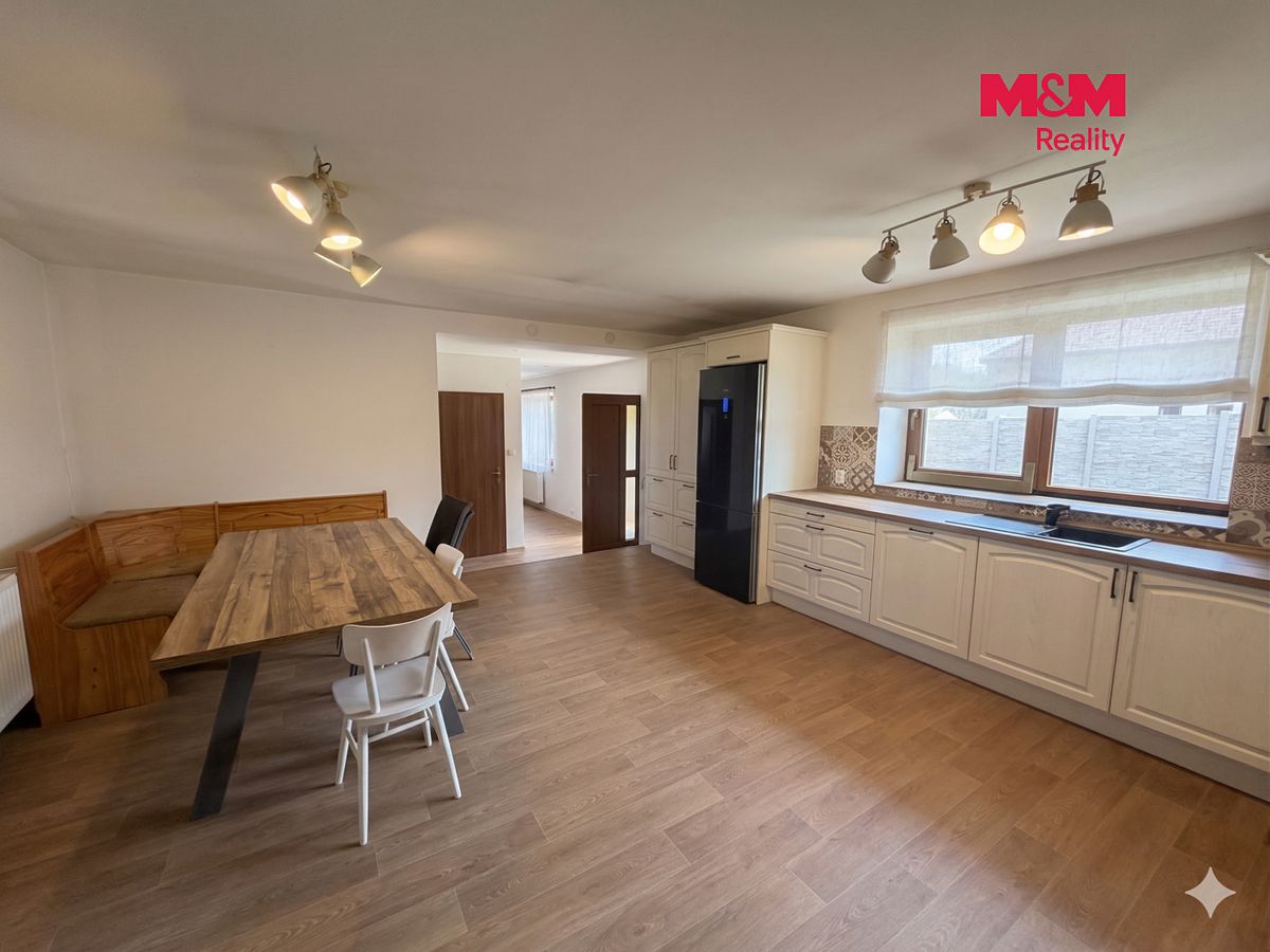 Prodej rodinného domu 768 m², pozemek 394 m² – fotografie 5