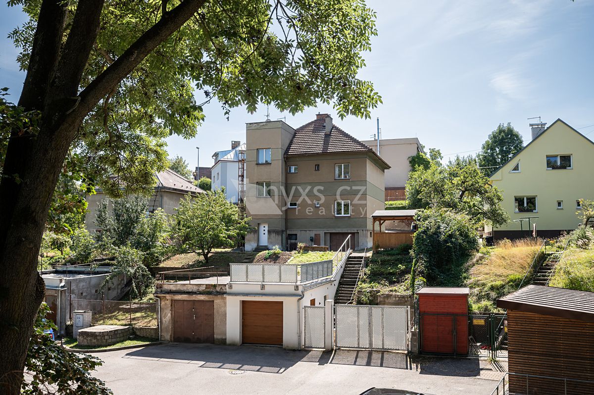 Prodej rodinného domu 440 m², pozemek 732 m²