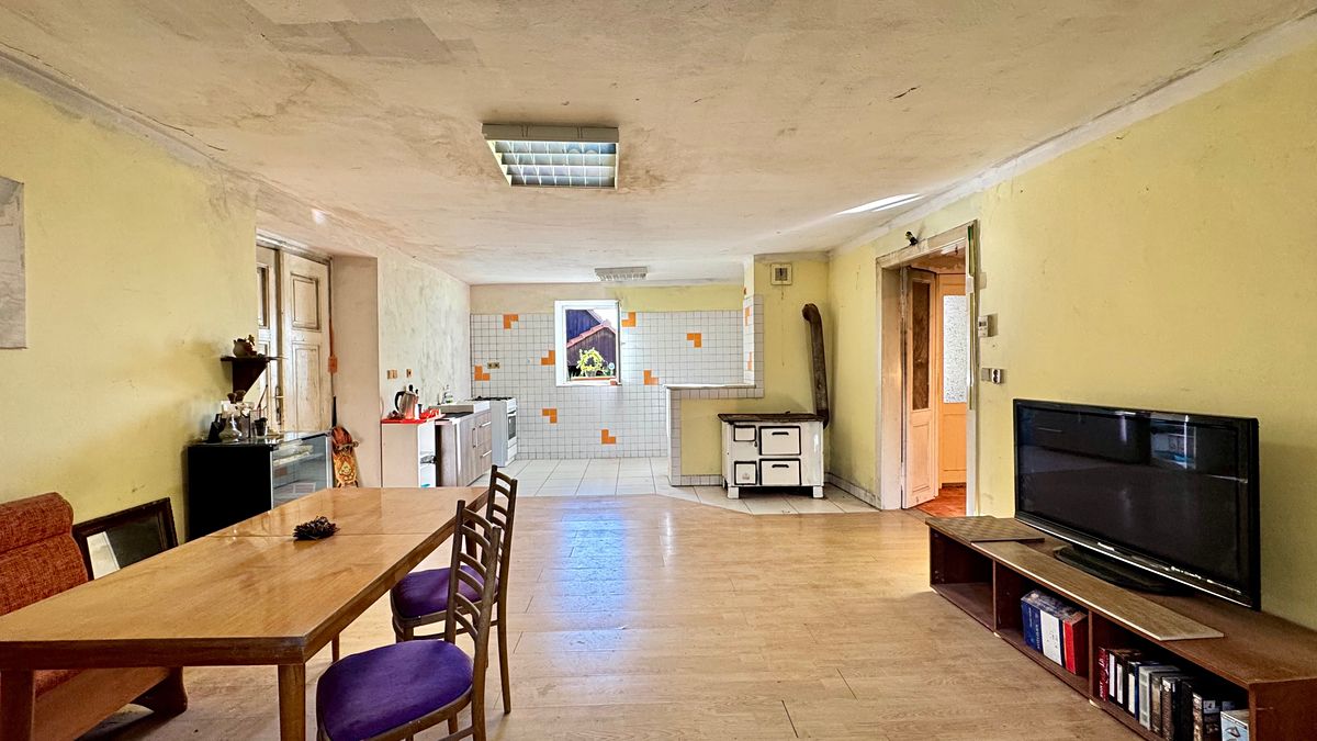 Prodej rodinného domu 294 m², pozemek 475 m² – fotografie 4