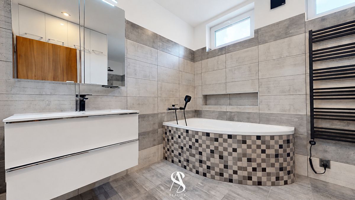 Pronájem bytu 3+kk 81 m² – fotografie 4