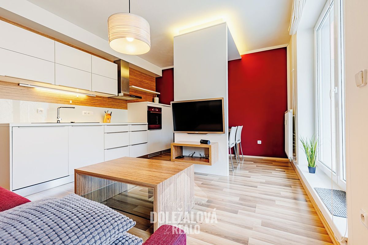 Pronájem bytu 2+kk 58 m² – fotografie 3