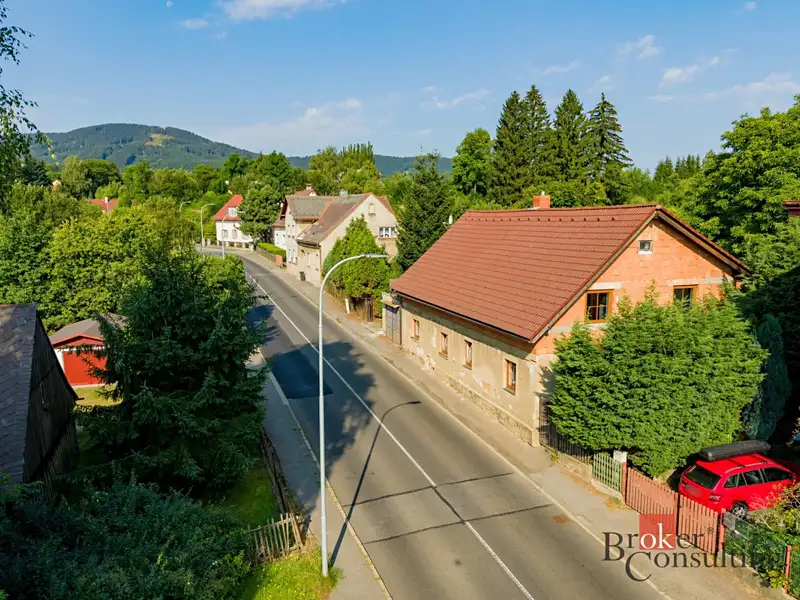 Prodej rodinného domu 335 m², pozemek 563 m², Liberec – náhled fotky 1