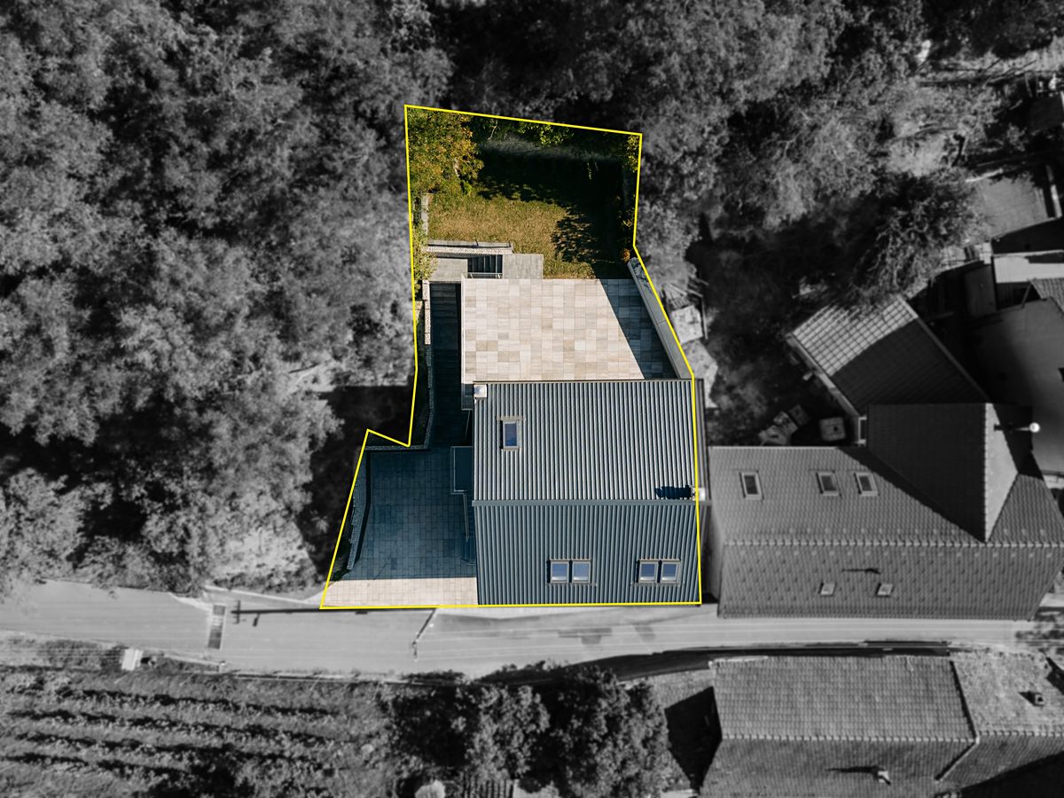Prodej rodinného domu 255 m², pozemek 233 m² – fotografie 3