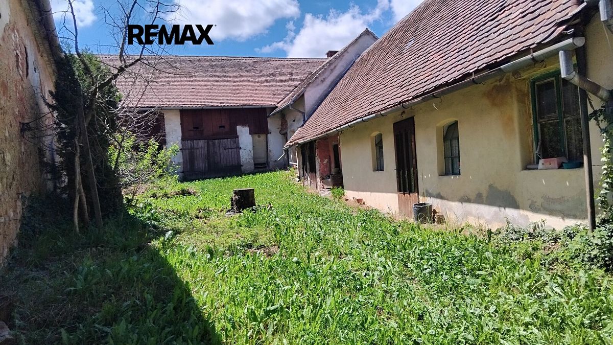 Prodej rodinného domu 130 m², pozemek 1400 m² – fotografie 2