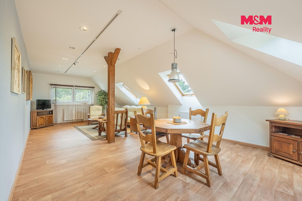 Prodej rodinného domu 174 m², pozemek 619 m² – fotografie 4