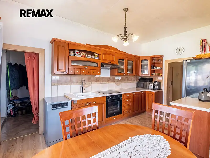 Prodej rodinného domu 100 m², pozemek 620 m², Hodonice – náhled fotky 2