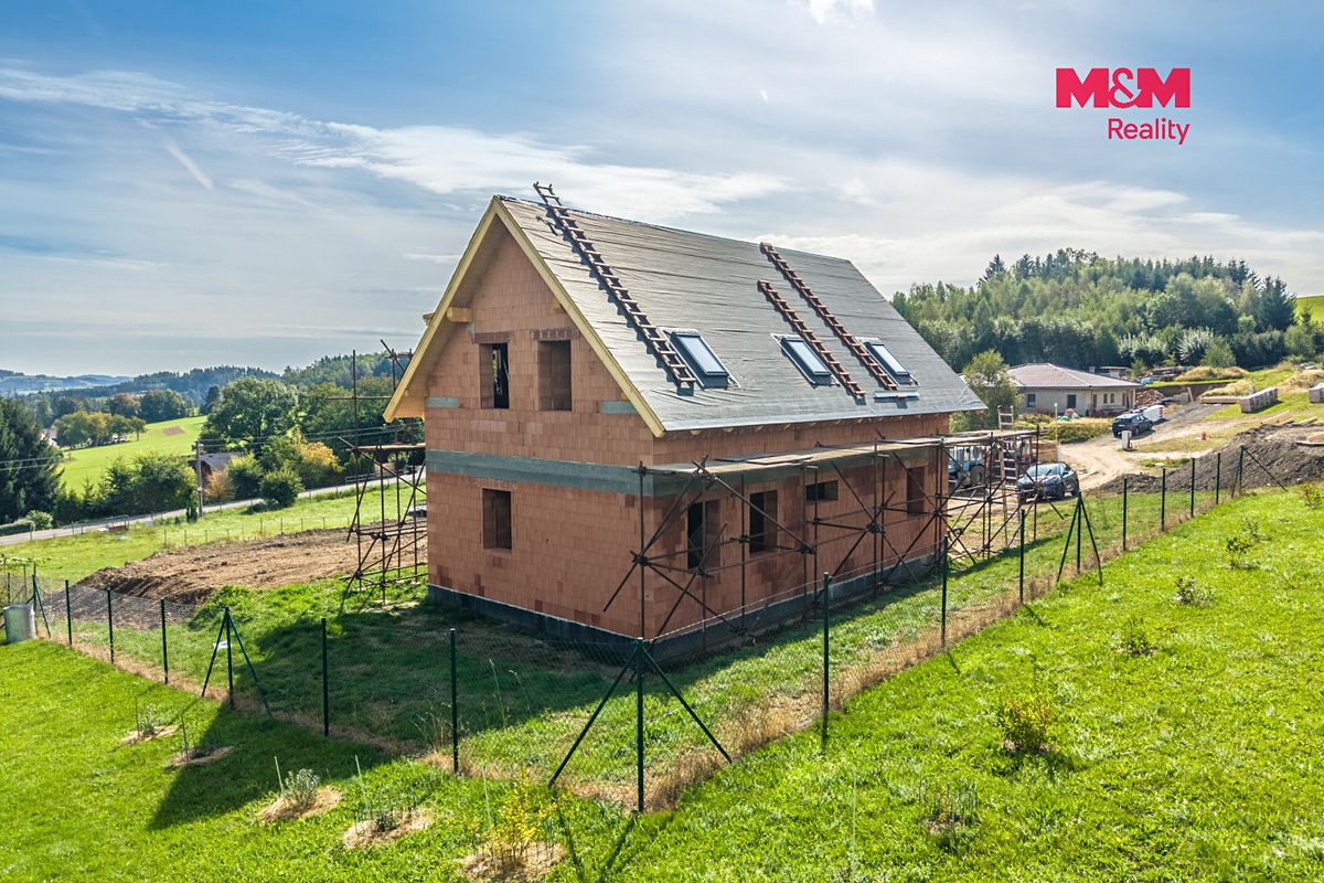 Prodej rodinného domu 150 m², pozemek 1153 m² – fotografie 2