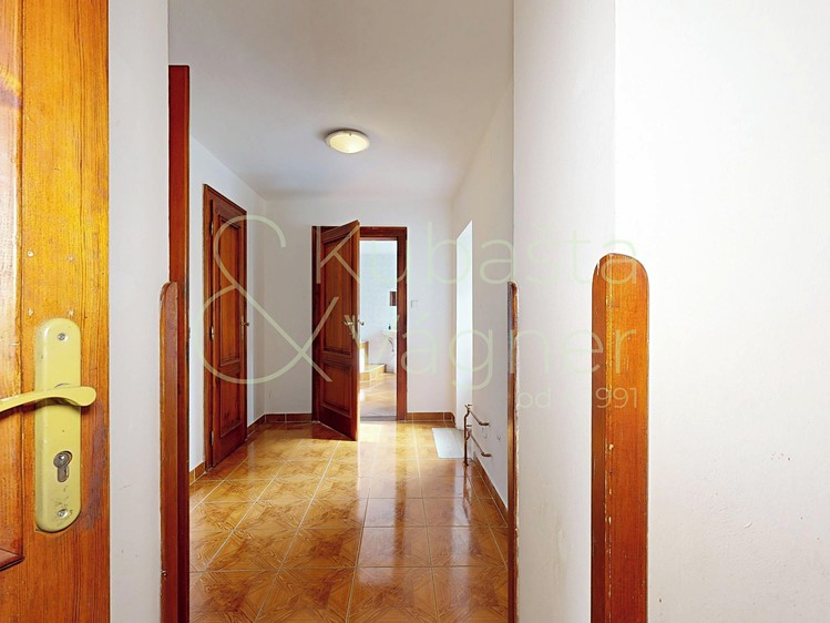 Haus zum Kauf, 205 m² (2 von 35)