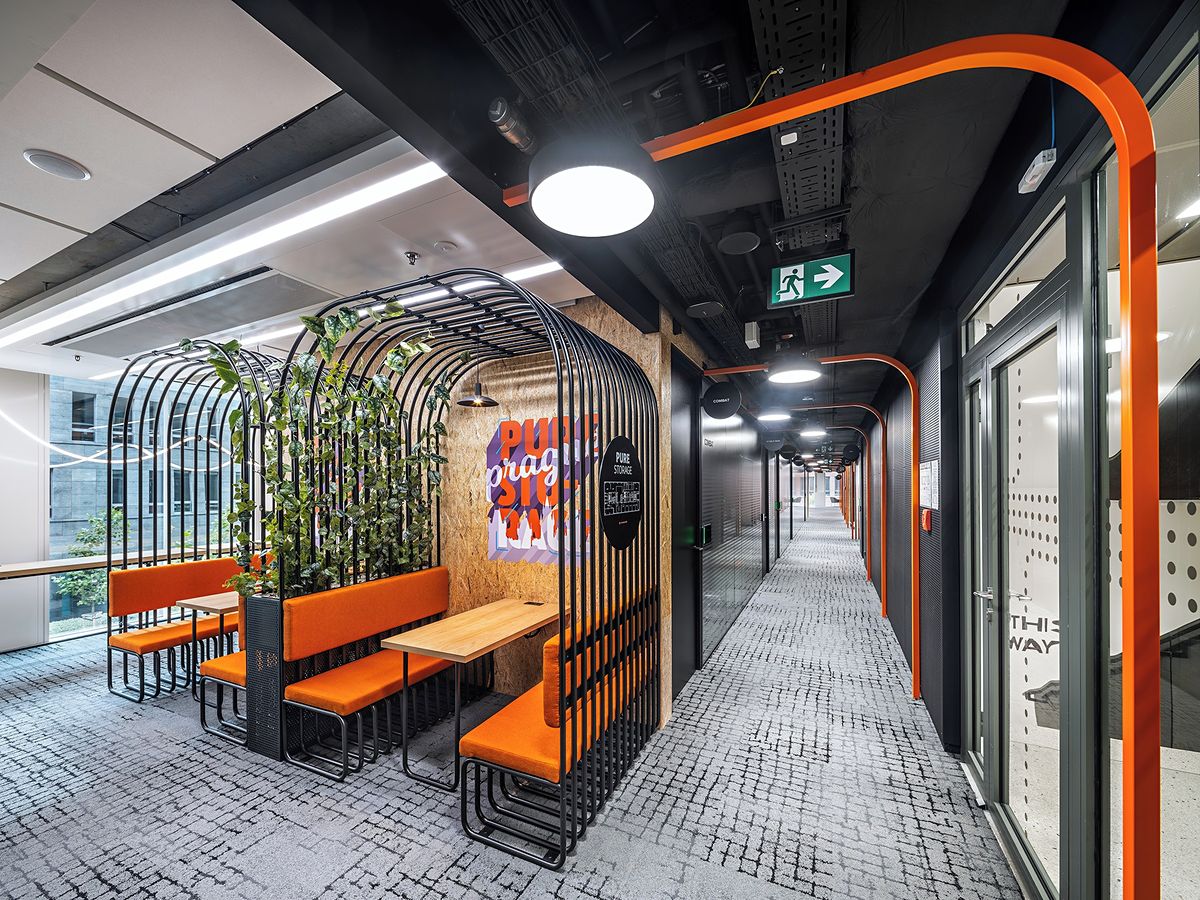 Pronájem kanceláře 1698 m² – fotografie 5
