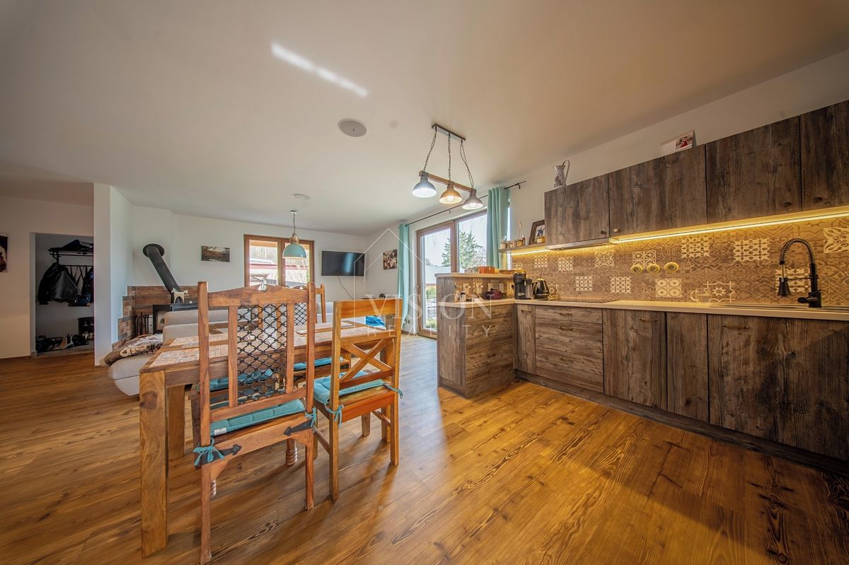 Prodej rodinného domu 142 m², pozemek 1057 m² – fotografie 4