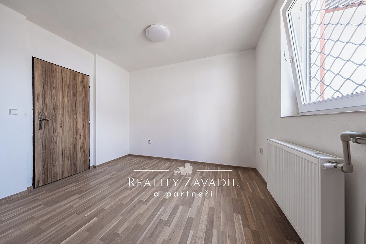 Prodej rodinného domu 940 m², pozemek 5787 m² – fotografie 5