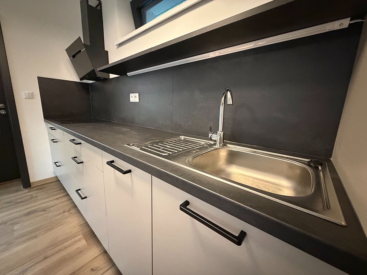 Pronájem bytu 2+kk 56 m² – fotografie 3