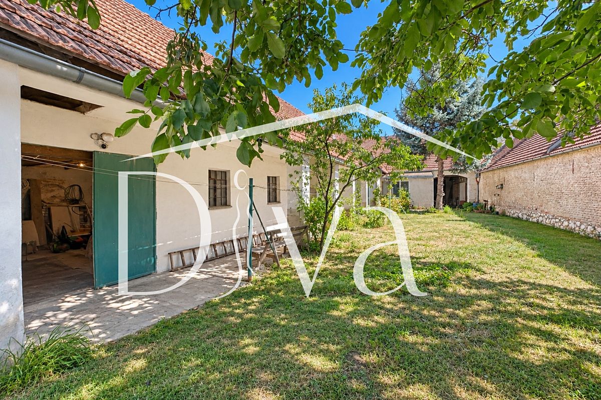 Prodej rodinného domu 180 m², pozemek 740 m² – fotografie 3
