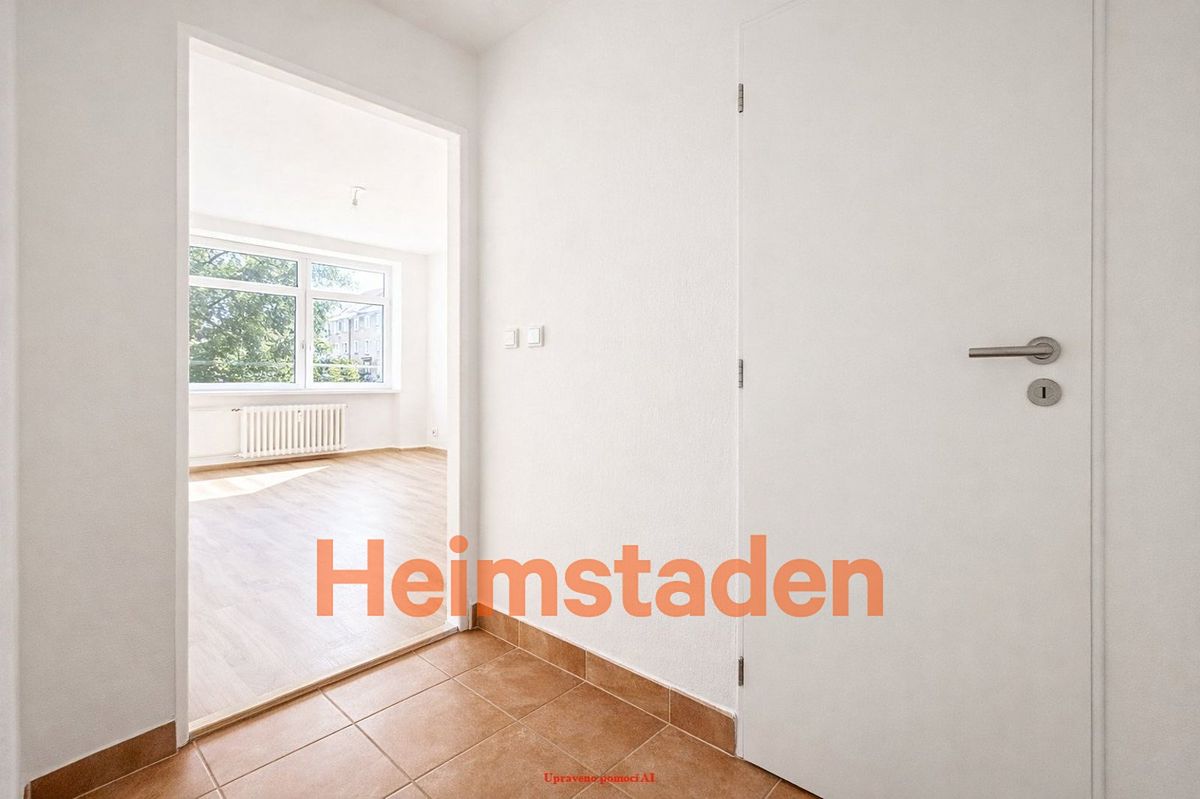 Pronájem bytu 1+kk 28 m² – fotografie 5