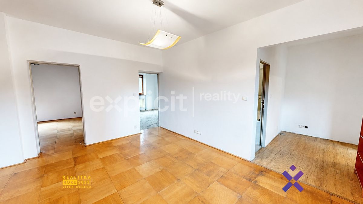 Prodej rodinného domu 227 m², pozemek 1783 m² – fotografie 5