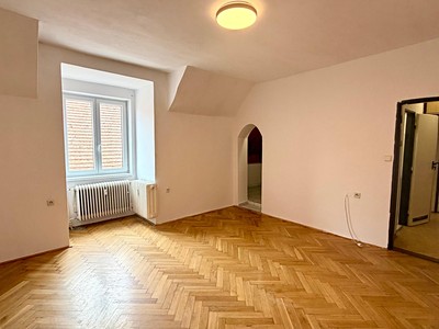 Pronájem bytu 1+kk, 32 m² (2 z 10)