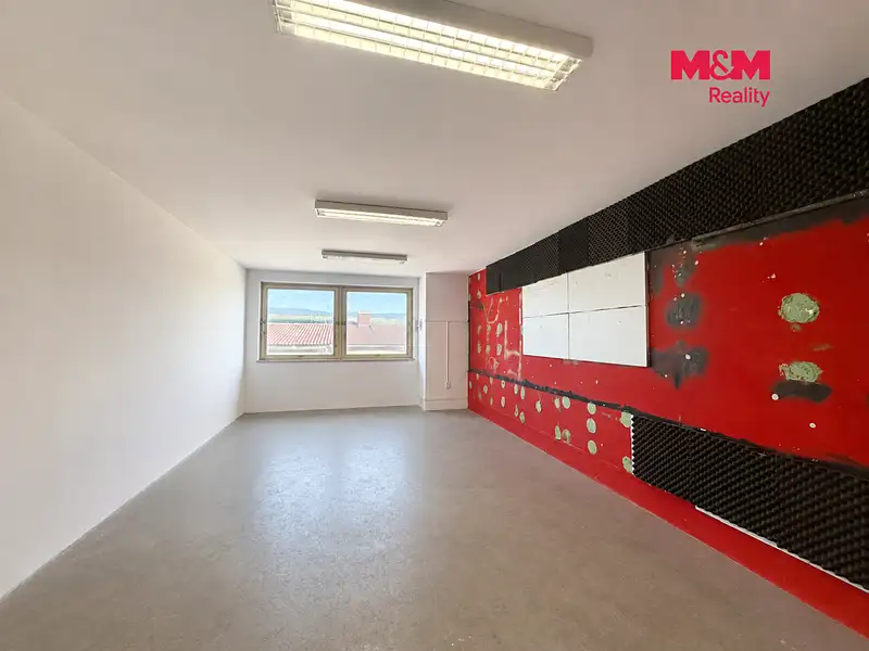 Pronájem kanceláře 3000 m², Teplice – náhled fotky 2