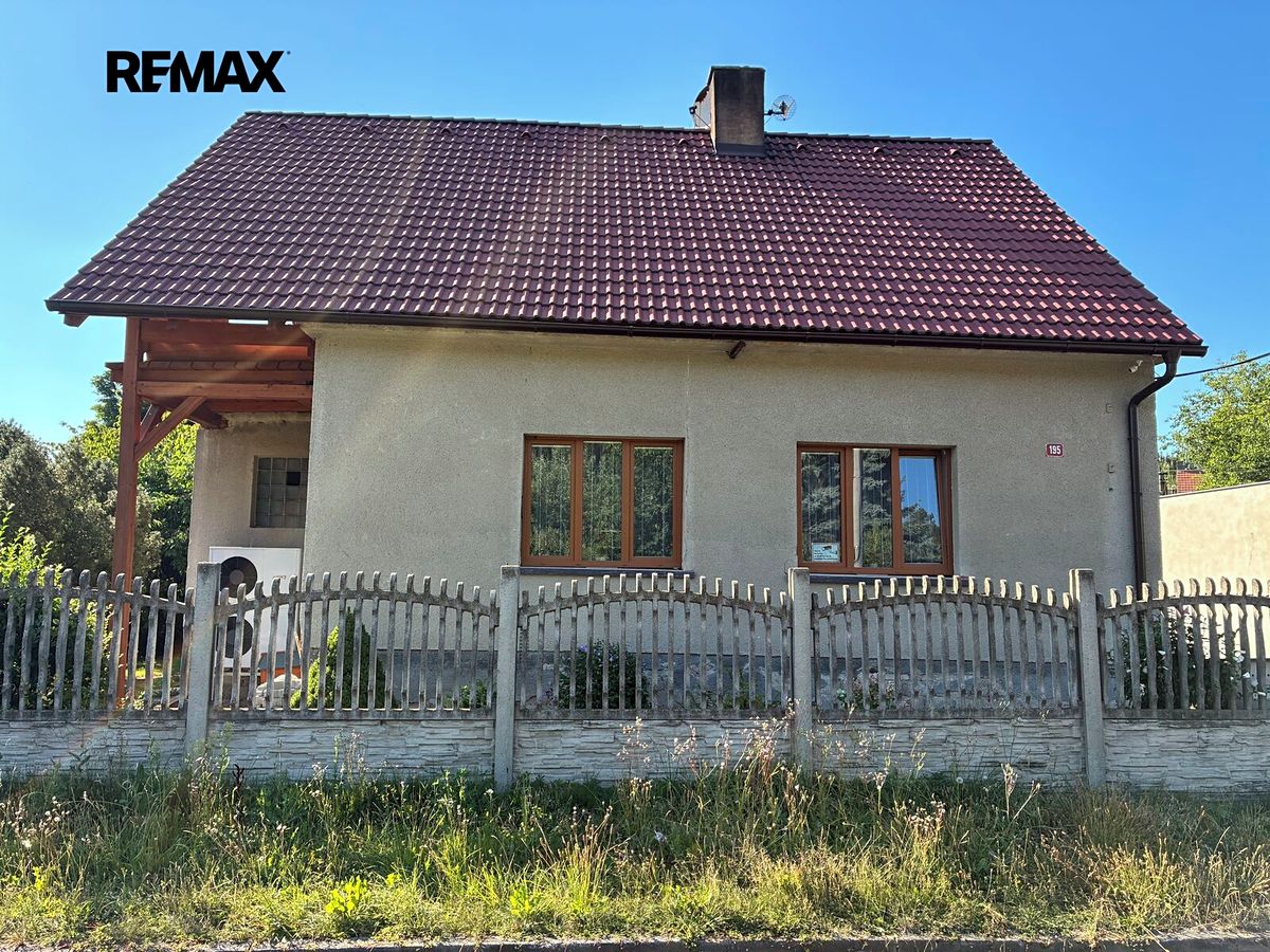 Prodej rodinného domu 160 m², pozemek 904 m² – fotografie 2