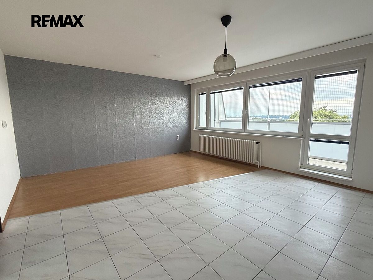 Pronájem bytu 2+1 68 m² – fotografie 3