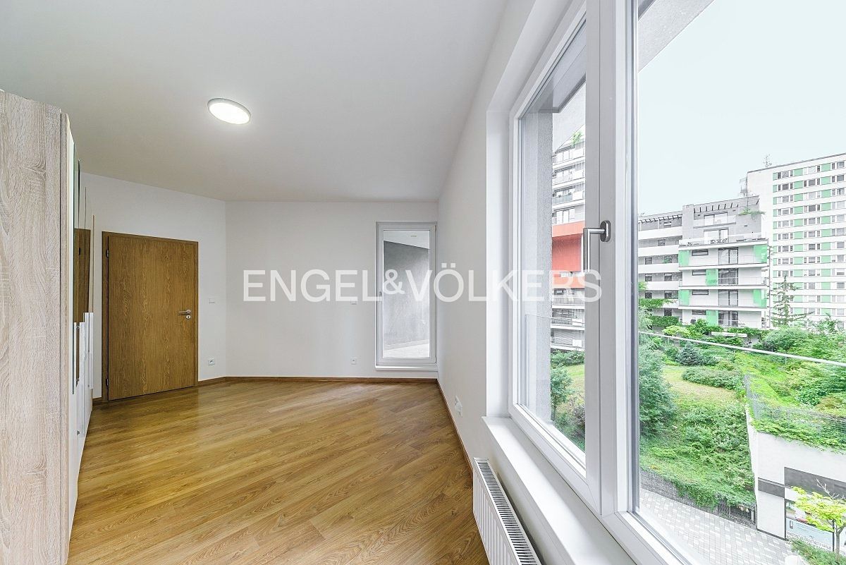 Pronájem bytu 2+kk 55 m² – fotografie 2