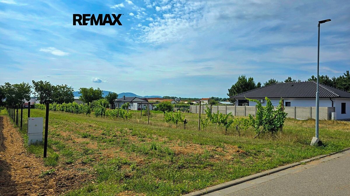 Prodej stavebního pozemku 845 m²