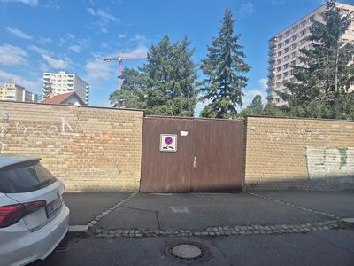 Pronájem garáže 30 m²