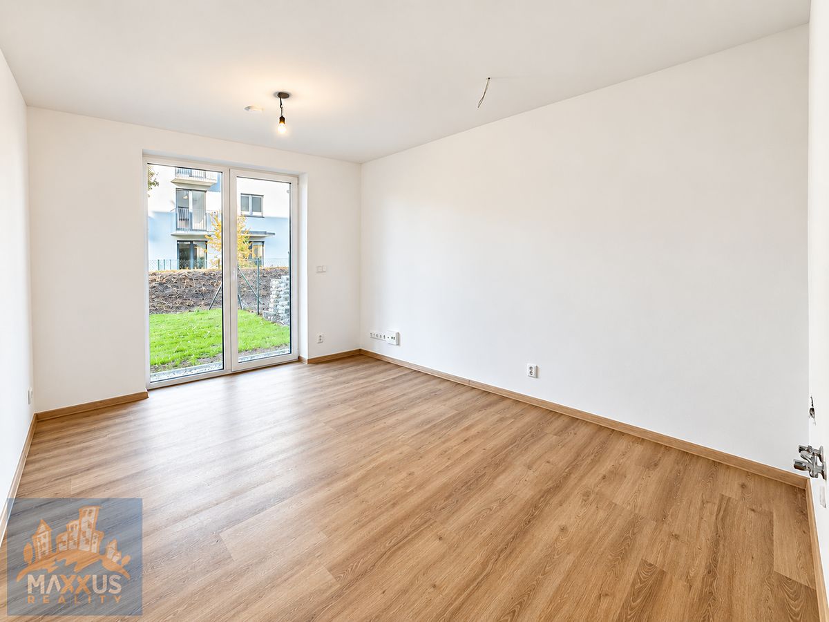 Pronájem bytu 1+kk 80 m² – fotografie 3