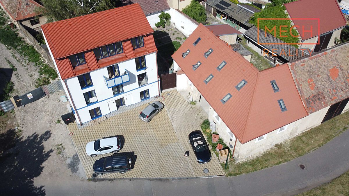 Pronájem bytu 1+kk 35 m²