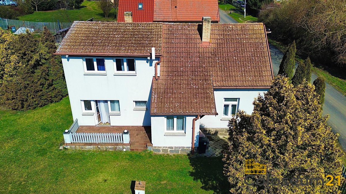 Prodej rodinného domu 150 m², pozemek 1596 m² – fotografie 2